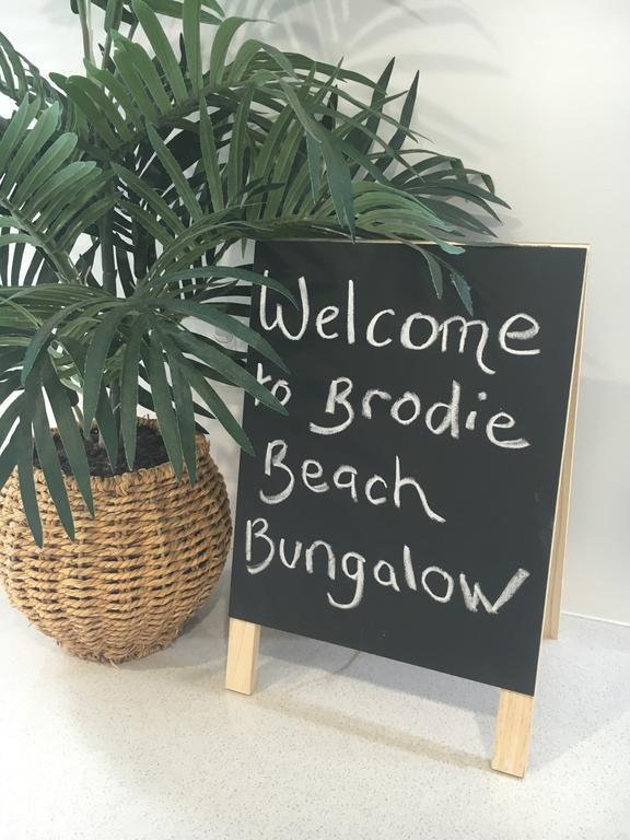 Готель Brodie Beach Bungalow Кофс-Гарбор Екстер'єр фото